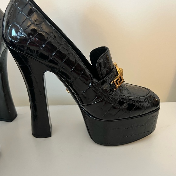 VERSACE AW18 Runway black croc gold Medusa chain loafer platform heel EU38 - Picture 10 of 11